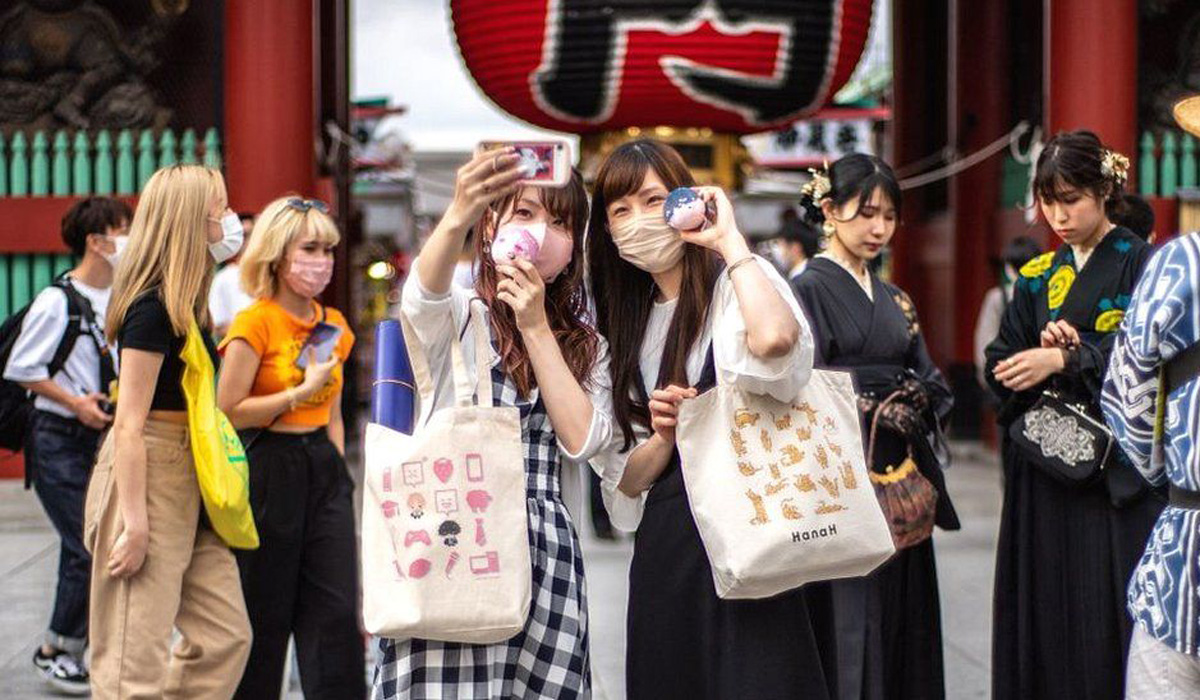 Covid-19: Japan reopens to tourists - but with strict rules